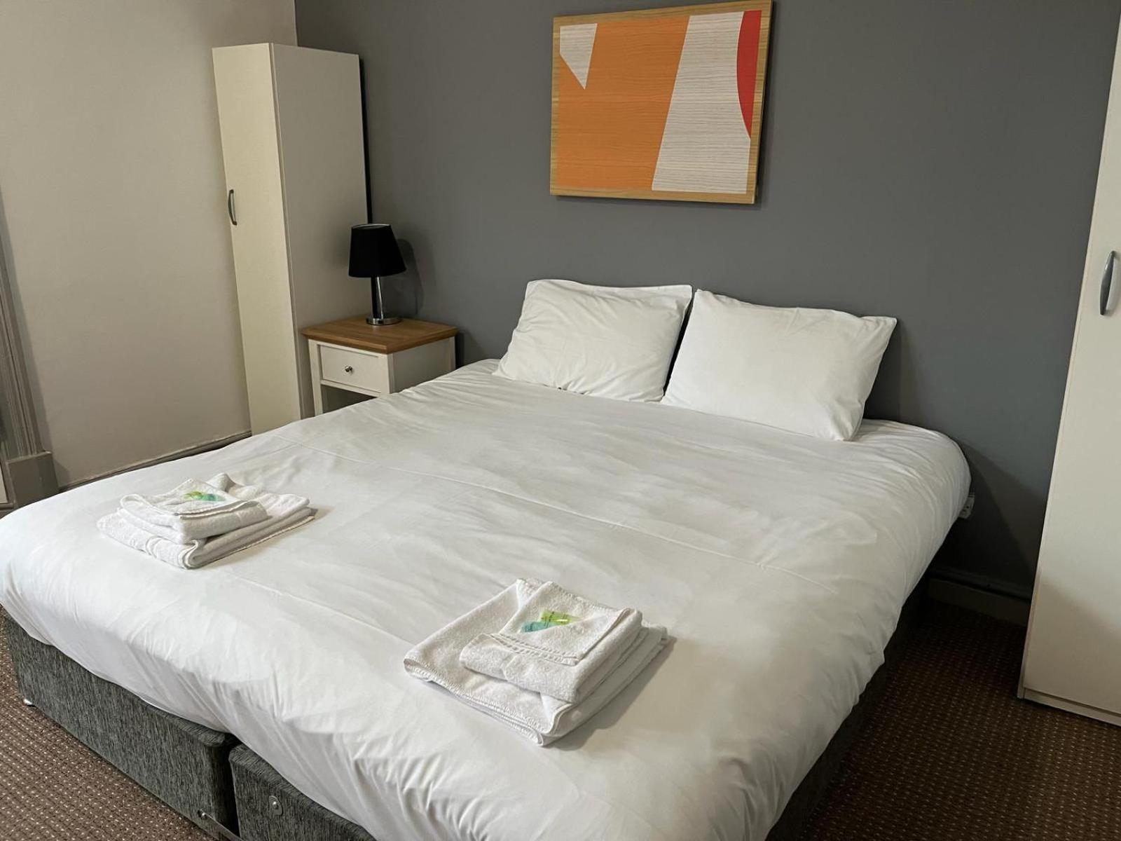 Royal Hotel Kettering  Bagian luar foto