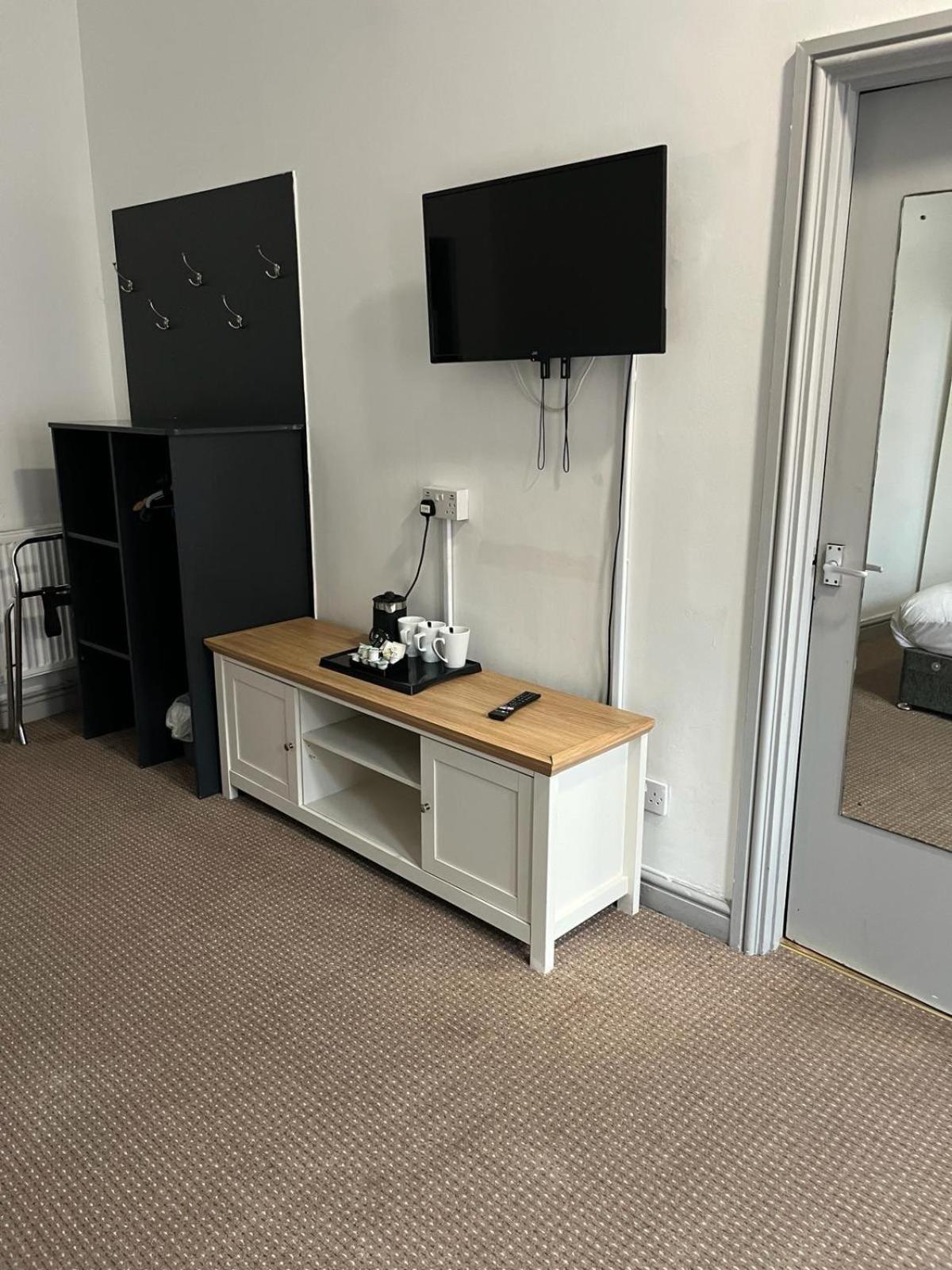 Royal Hotel Kettering  Bagian luar foto