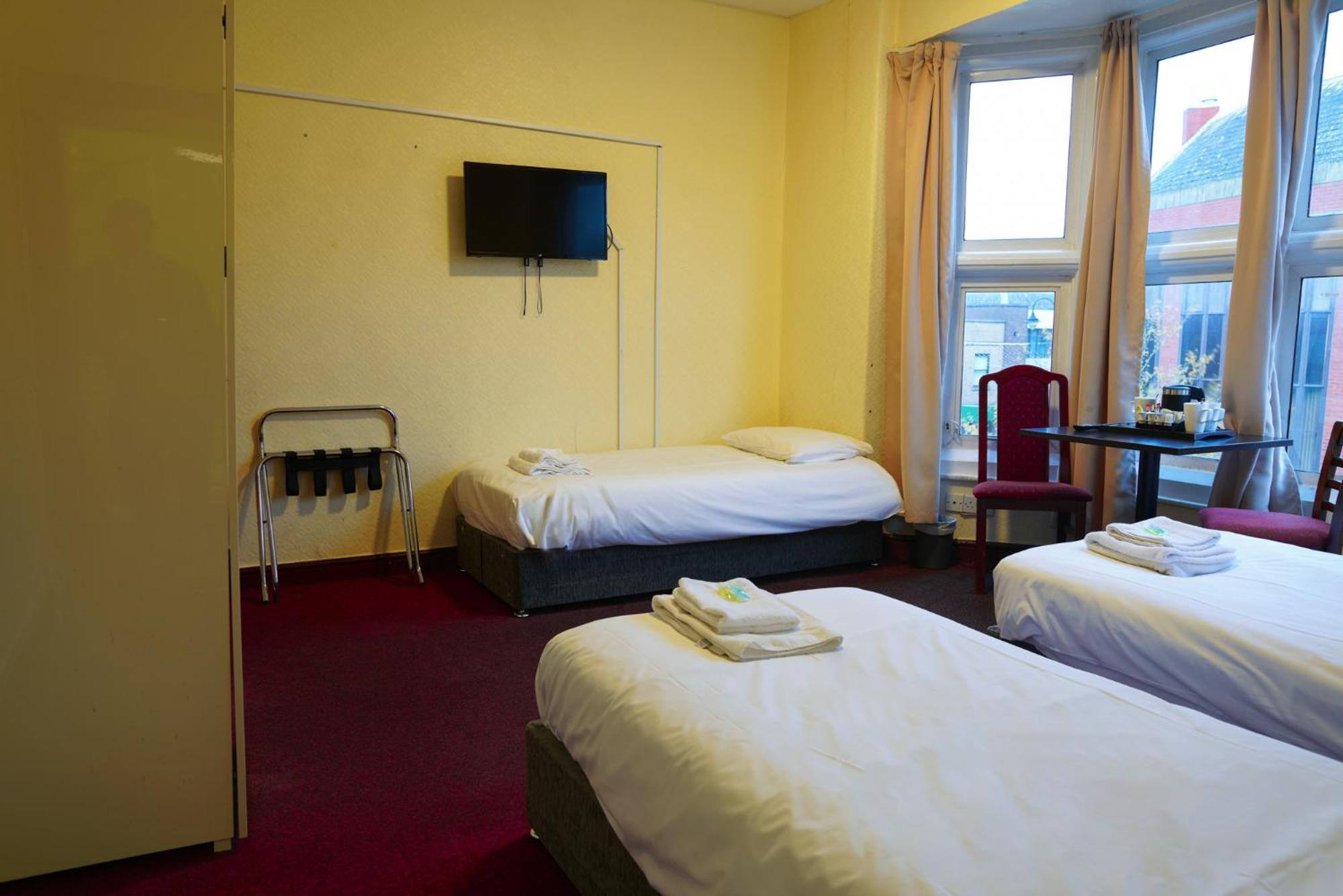 Royal Hotel Kettering  Bagian luar foto