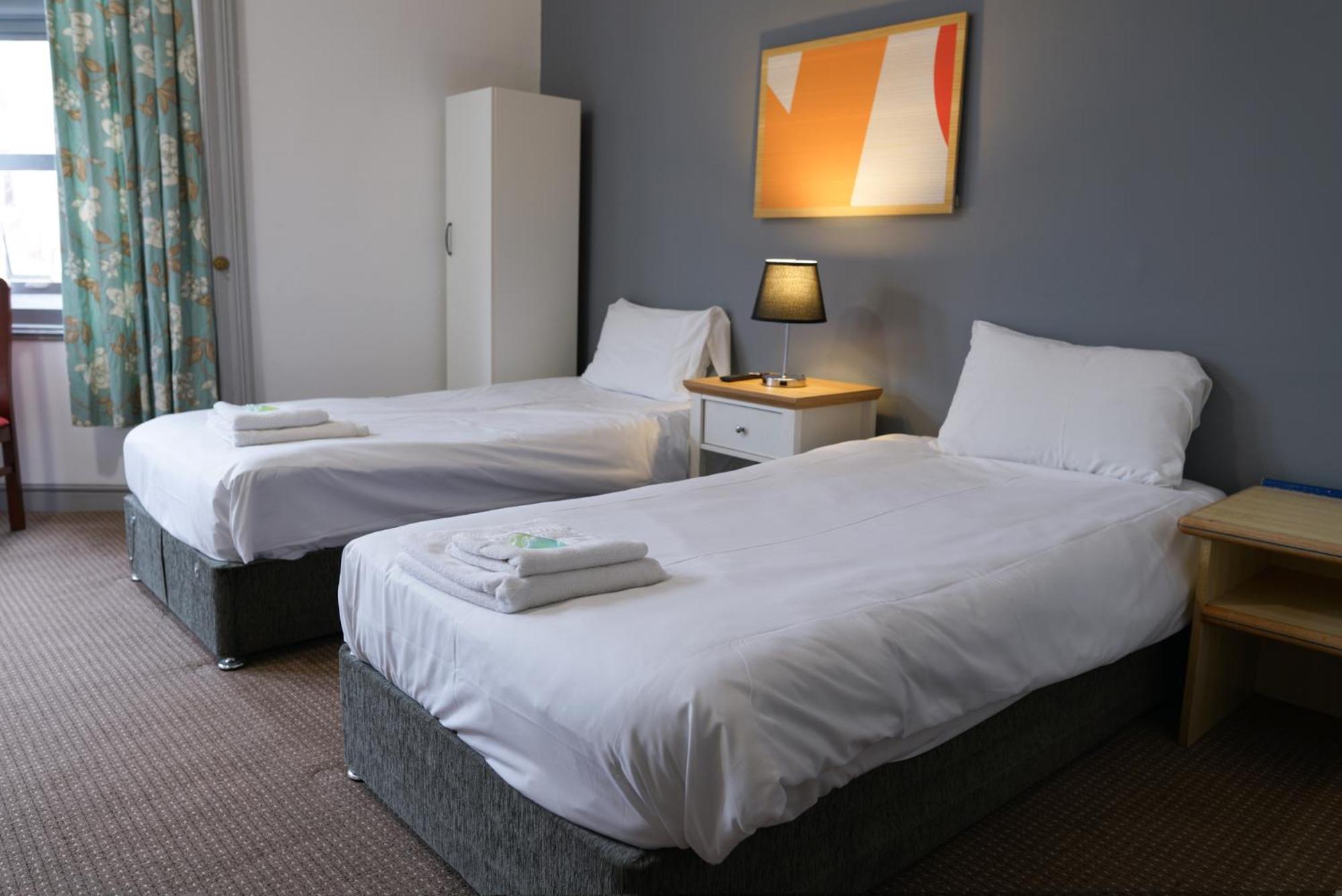 Royal Hotel Kettering  Bagian luar foto