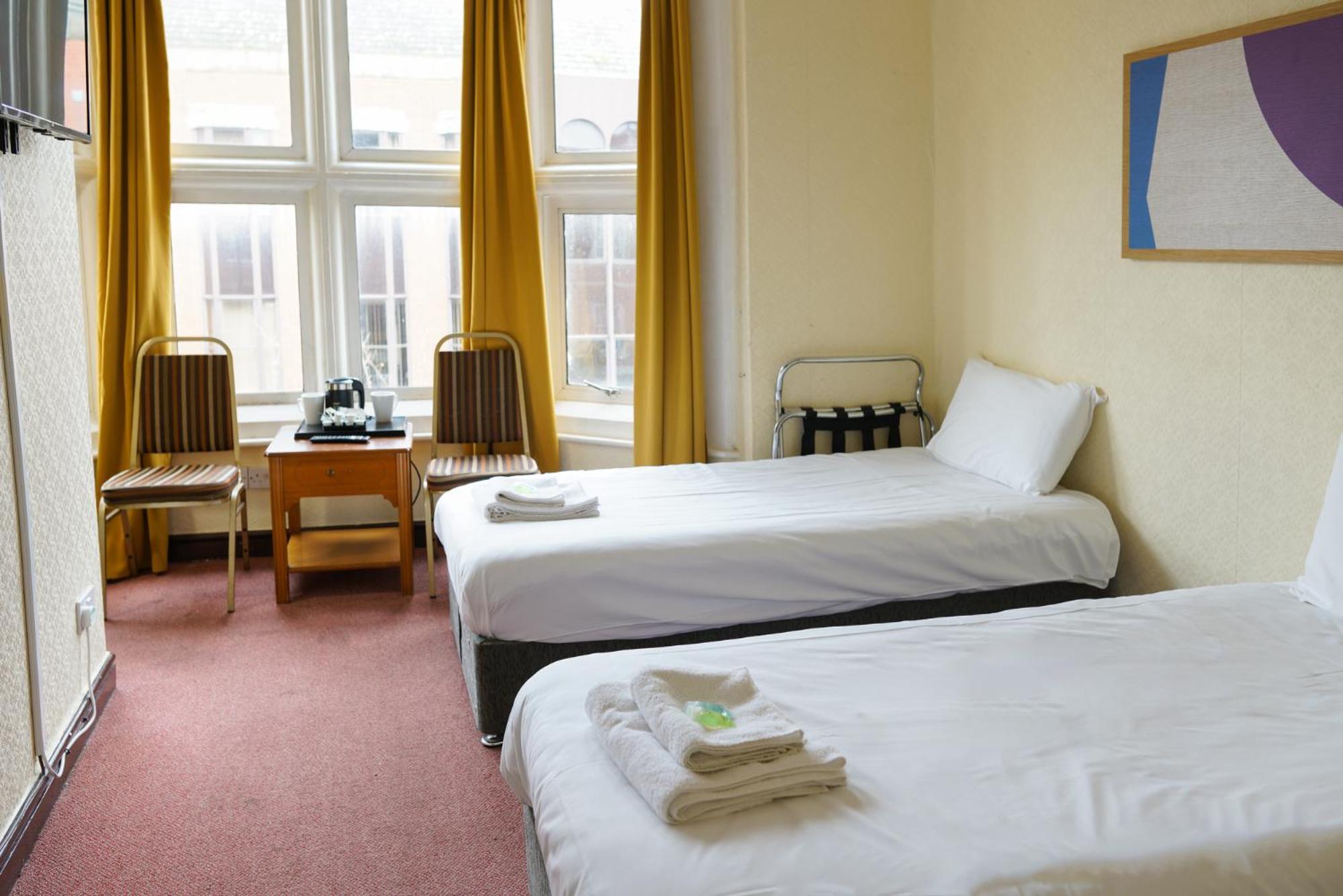 Royal Hotel Kettering  Bagian luar foto