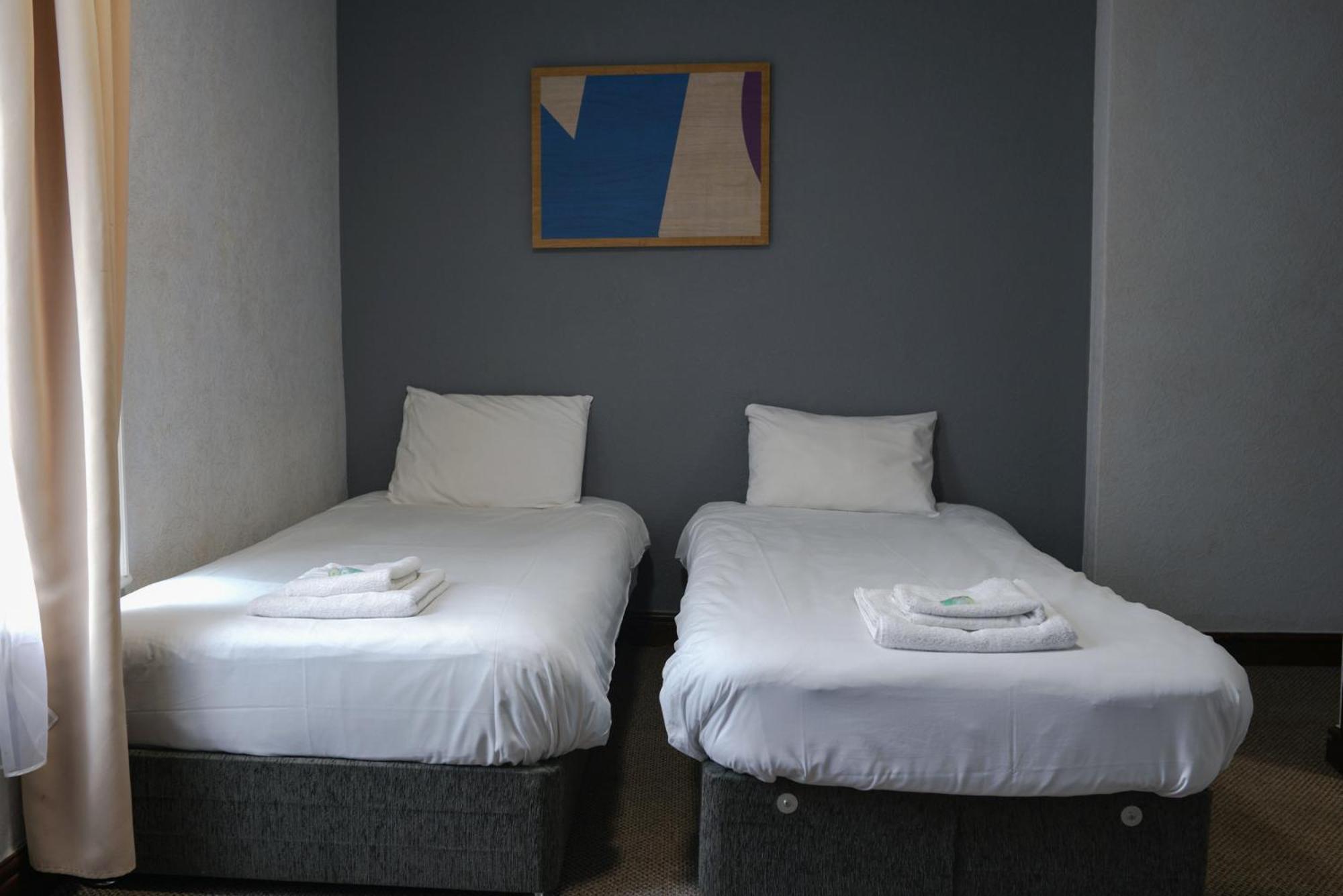 Royal Hotel Kettering  Bagian luar foto