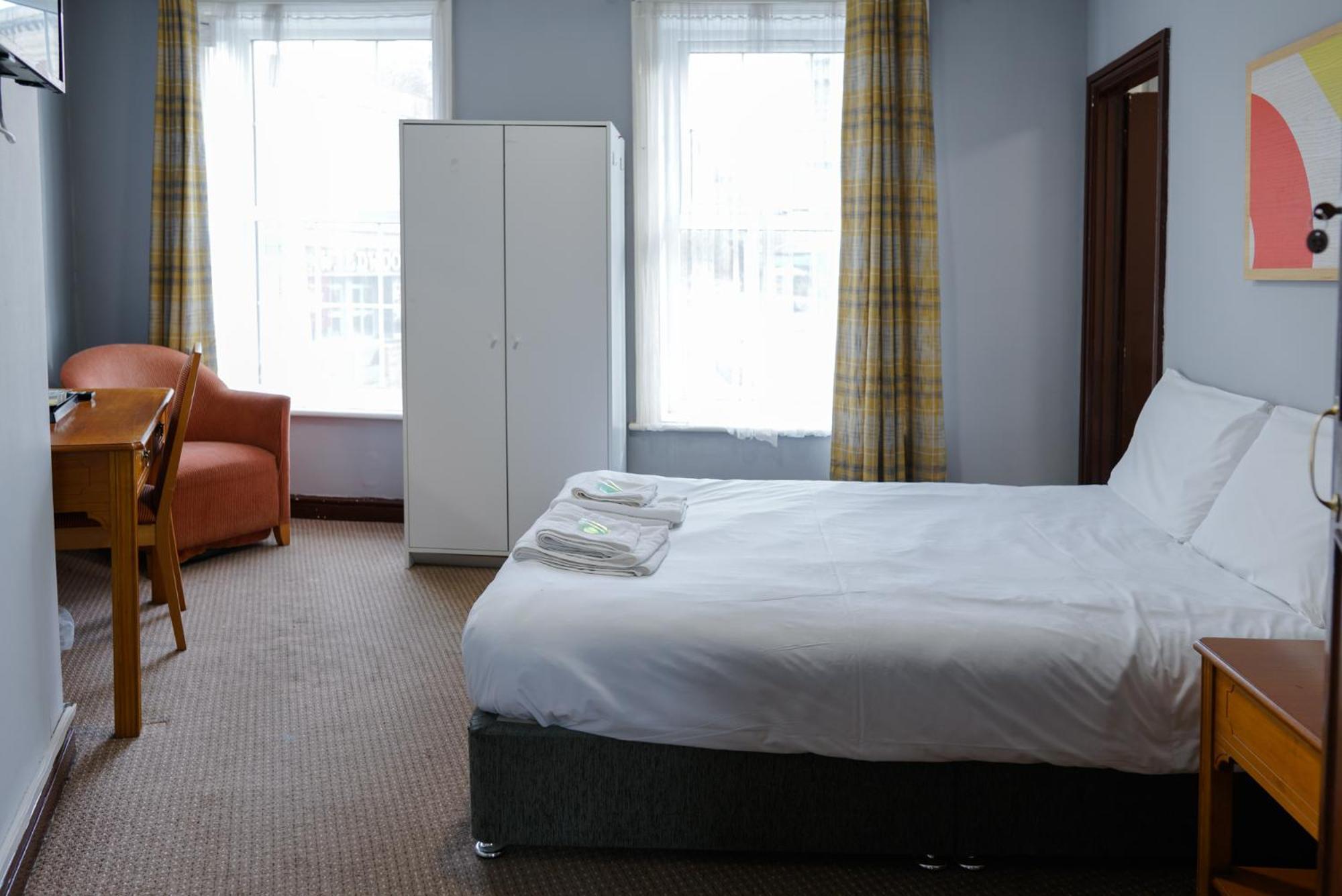 Royal Hotel Kettering  Bagian luar foto