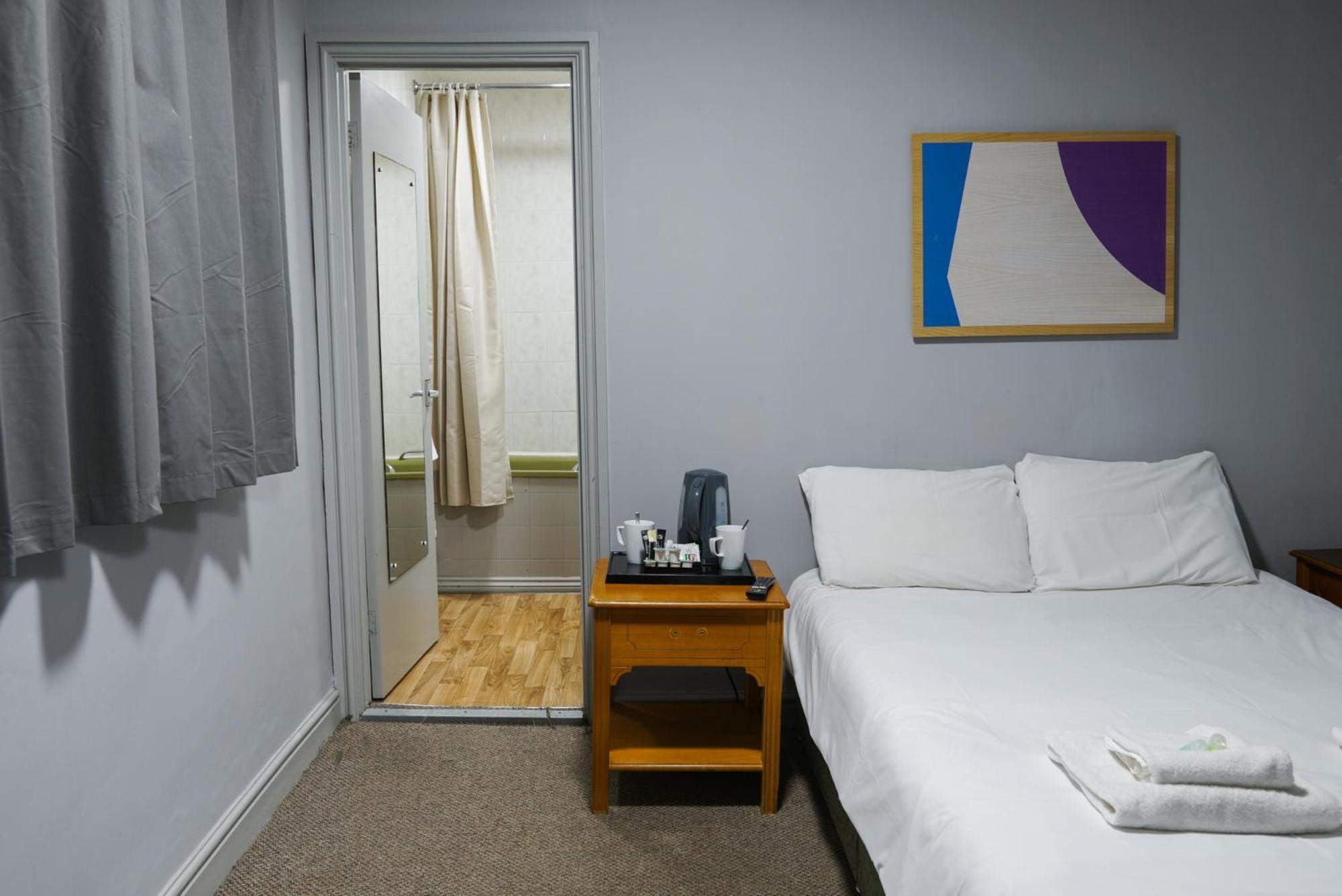 Royal Hotel Kettering  Bagian luar foto