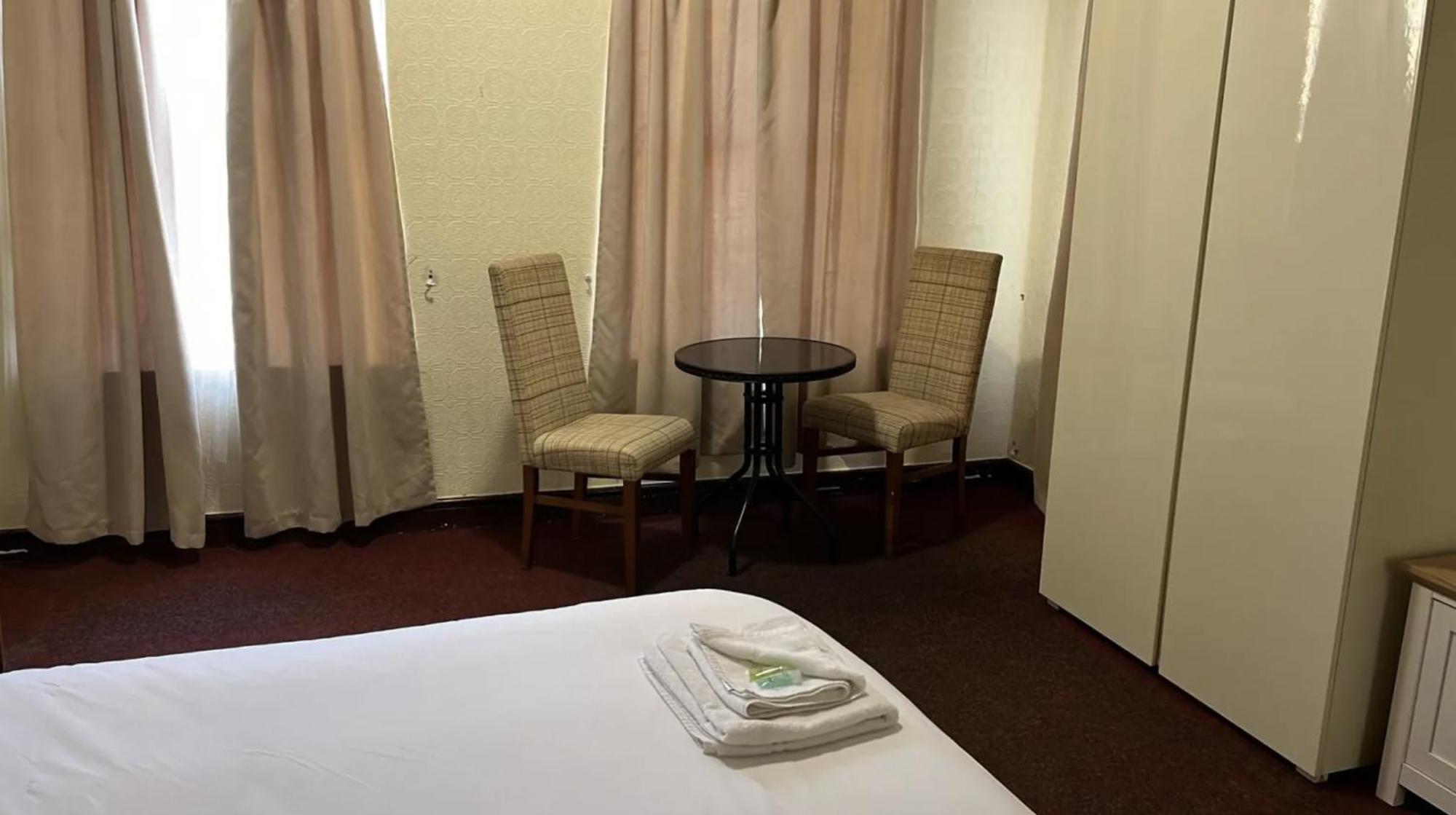 Royal Hotel Kettering  Bagian luar foto