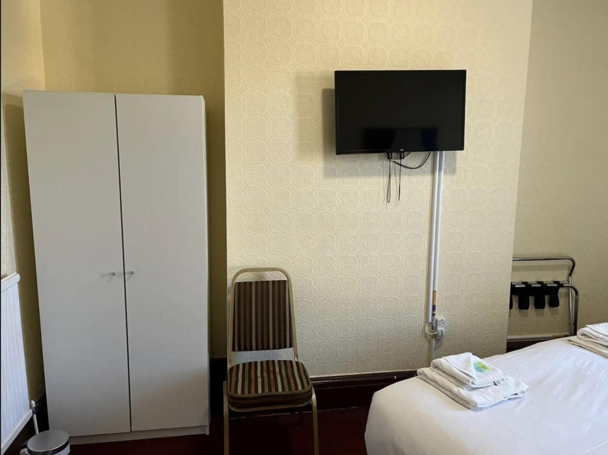 Royal Hotel Kettering  Bagian luar foto
