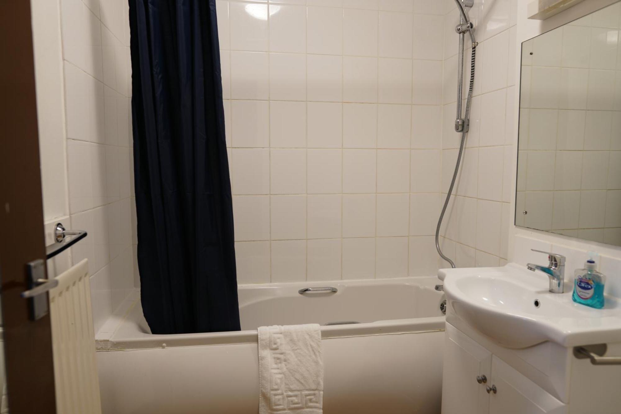 Royal Hotel Kettering  Bagian luar foto