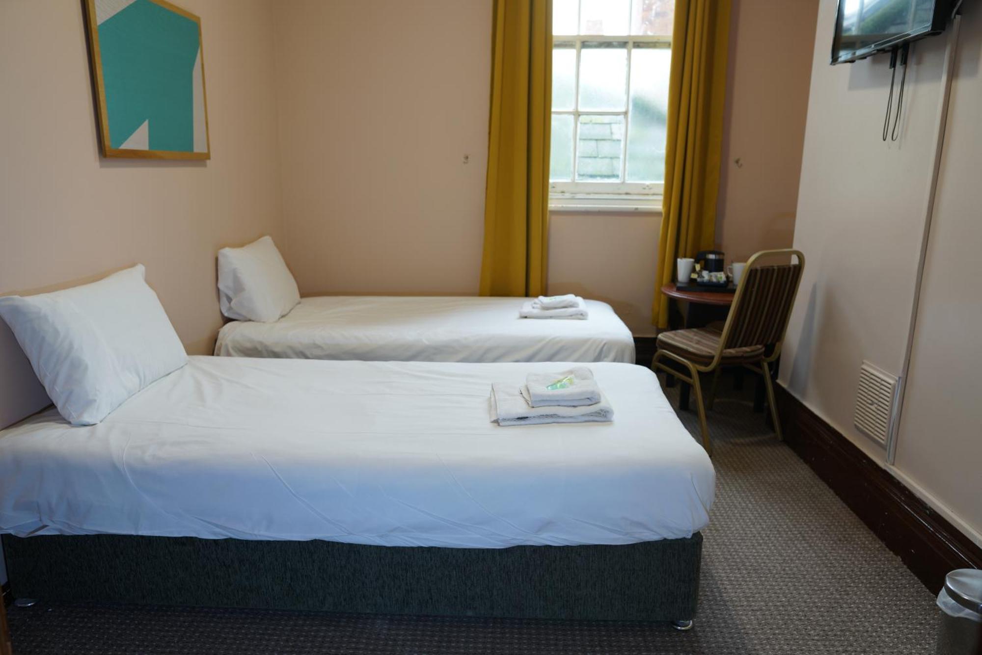 Royal Hotel Kettering  Bagian luar foto