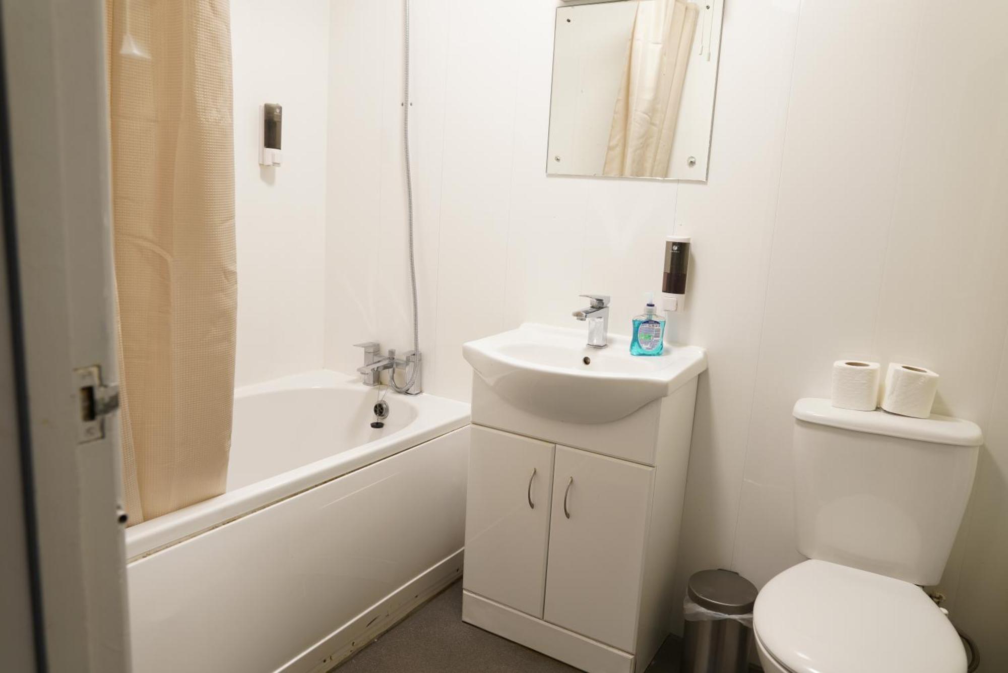 Royal Hotel Kettering  Bagian luar foto