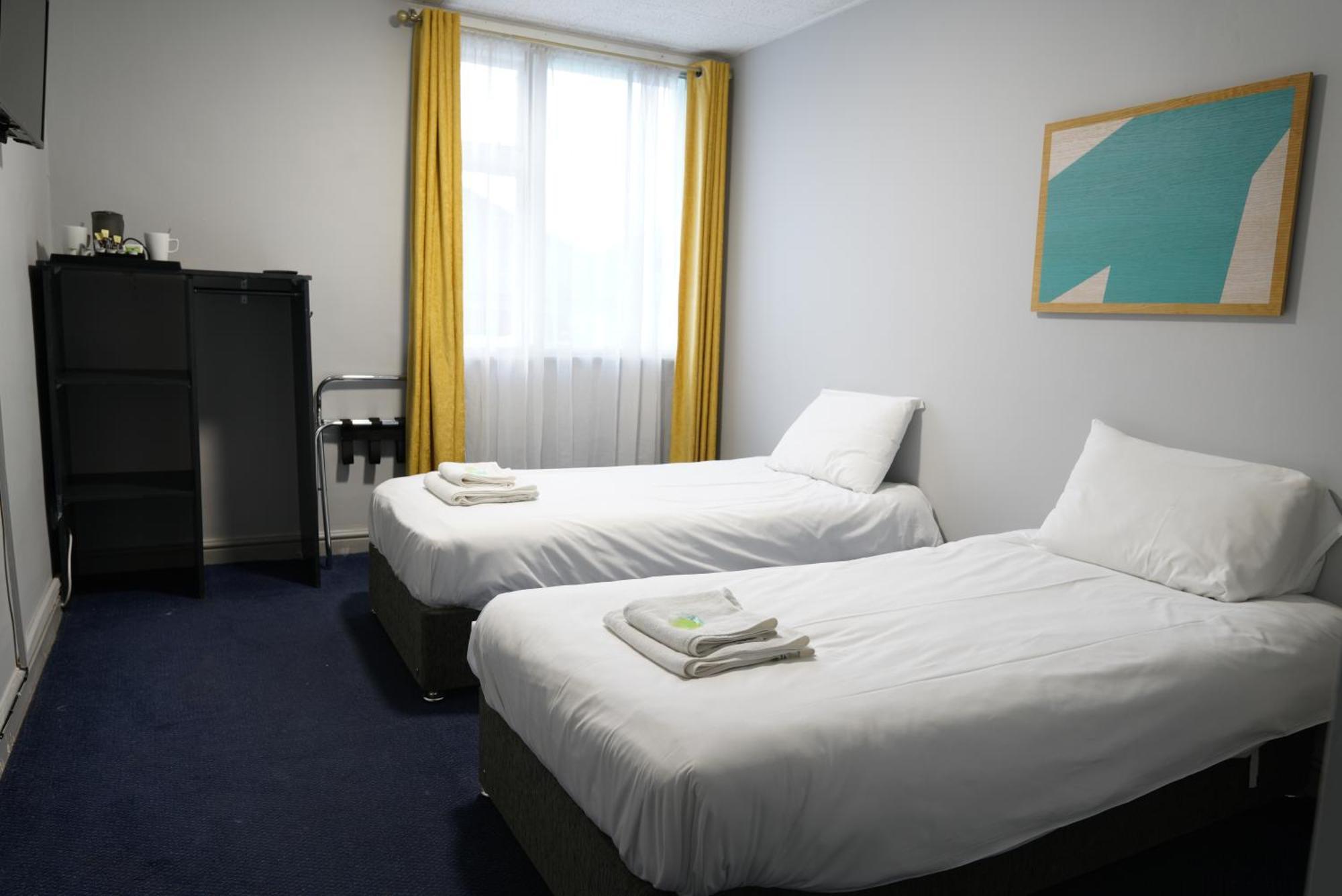 Royal Hotel Kettering  Bagian luar foto
