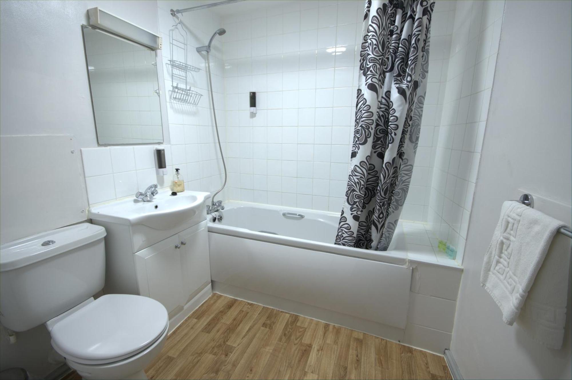 Royal Hotel Kettering  Bagian luar foto