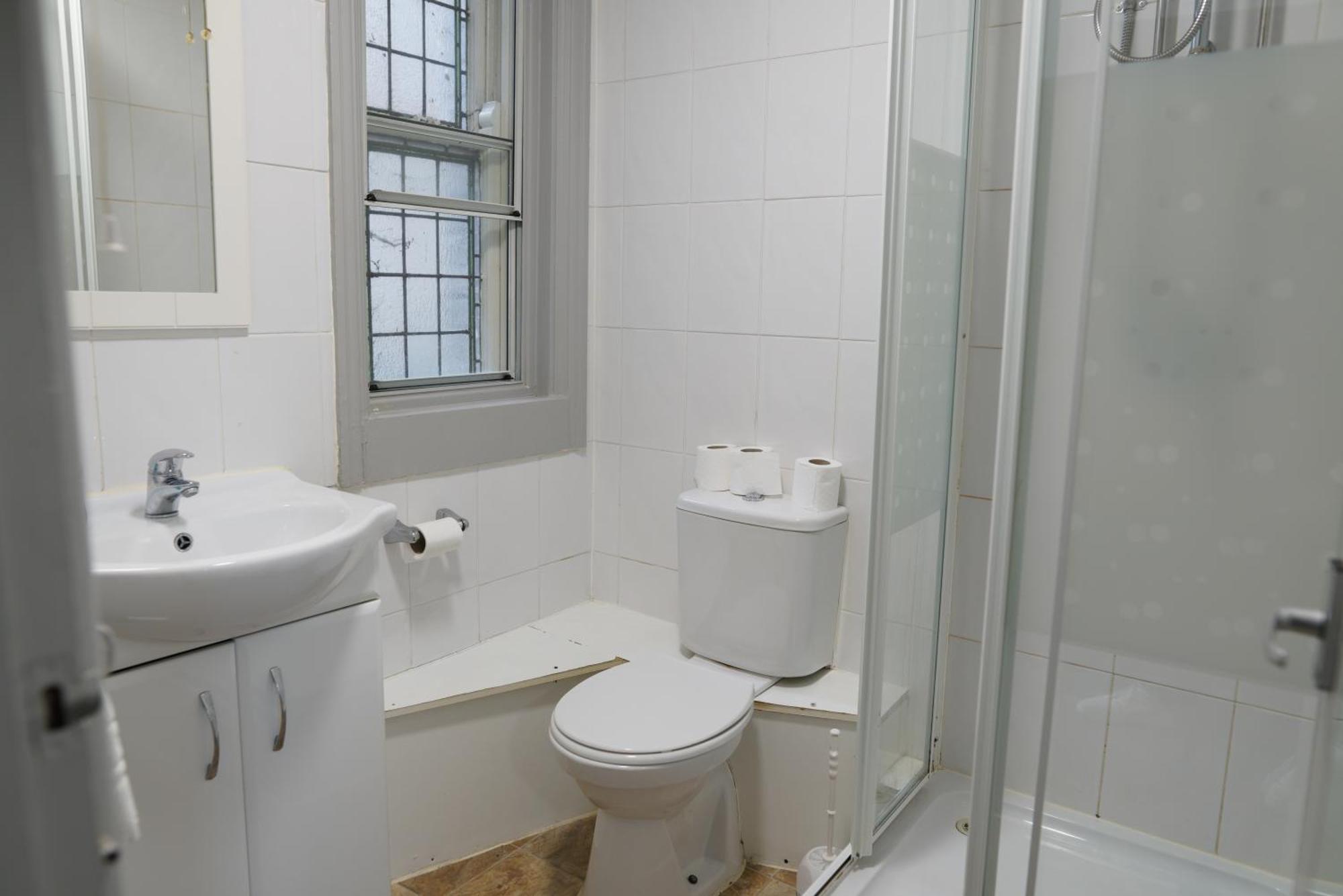 Royal Hotel Kettering  Bagian luar foto