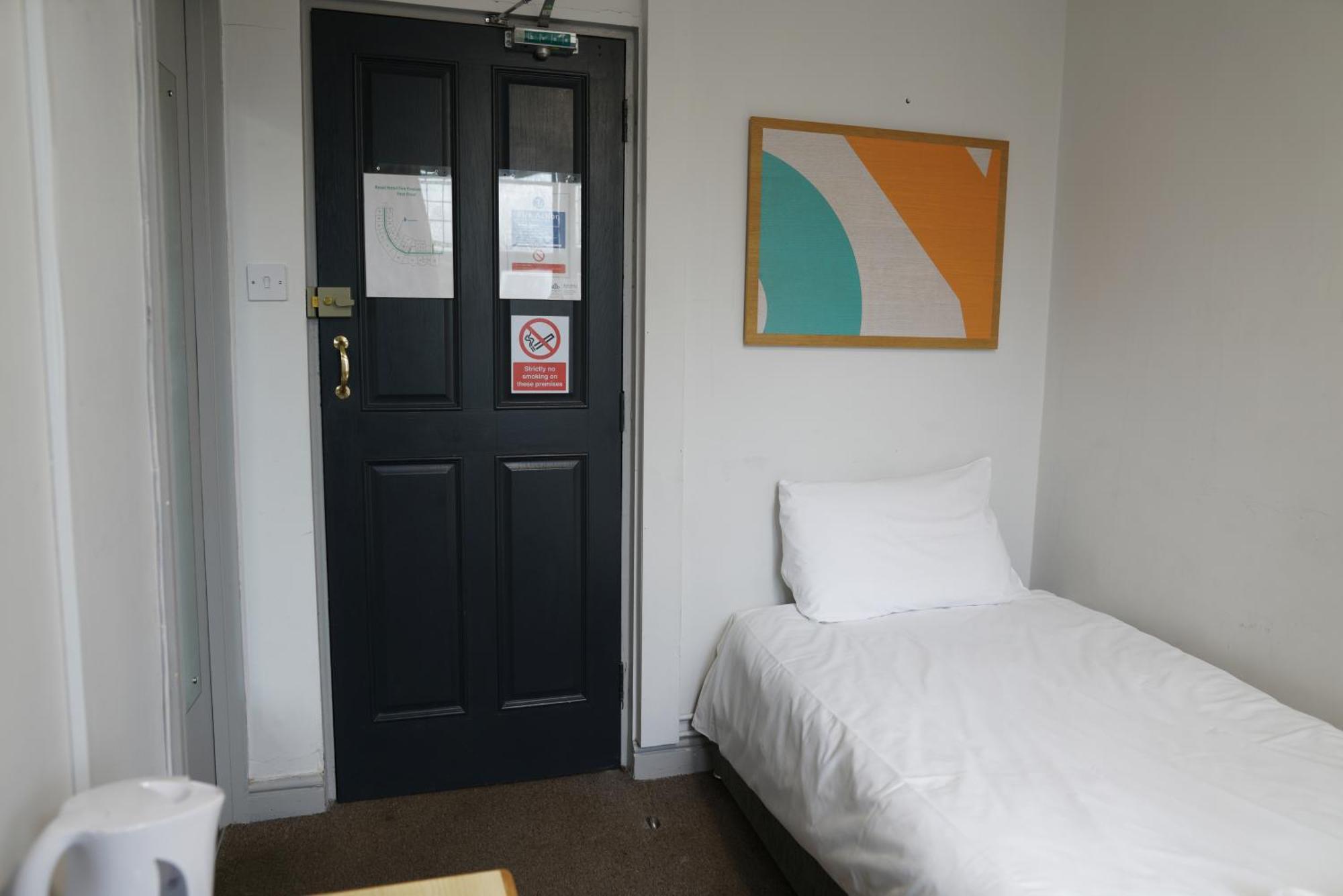 Royal Hotel Kettering  Bagian luar foto