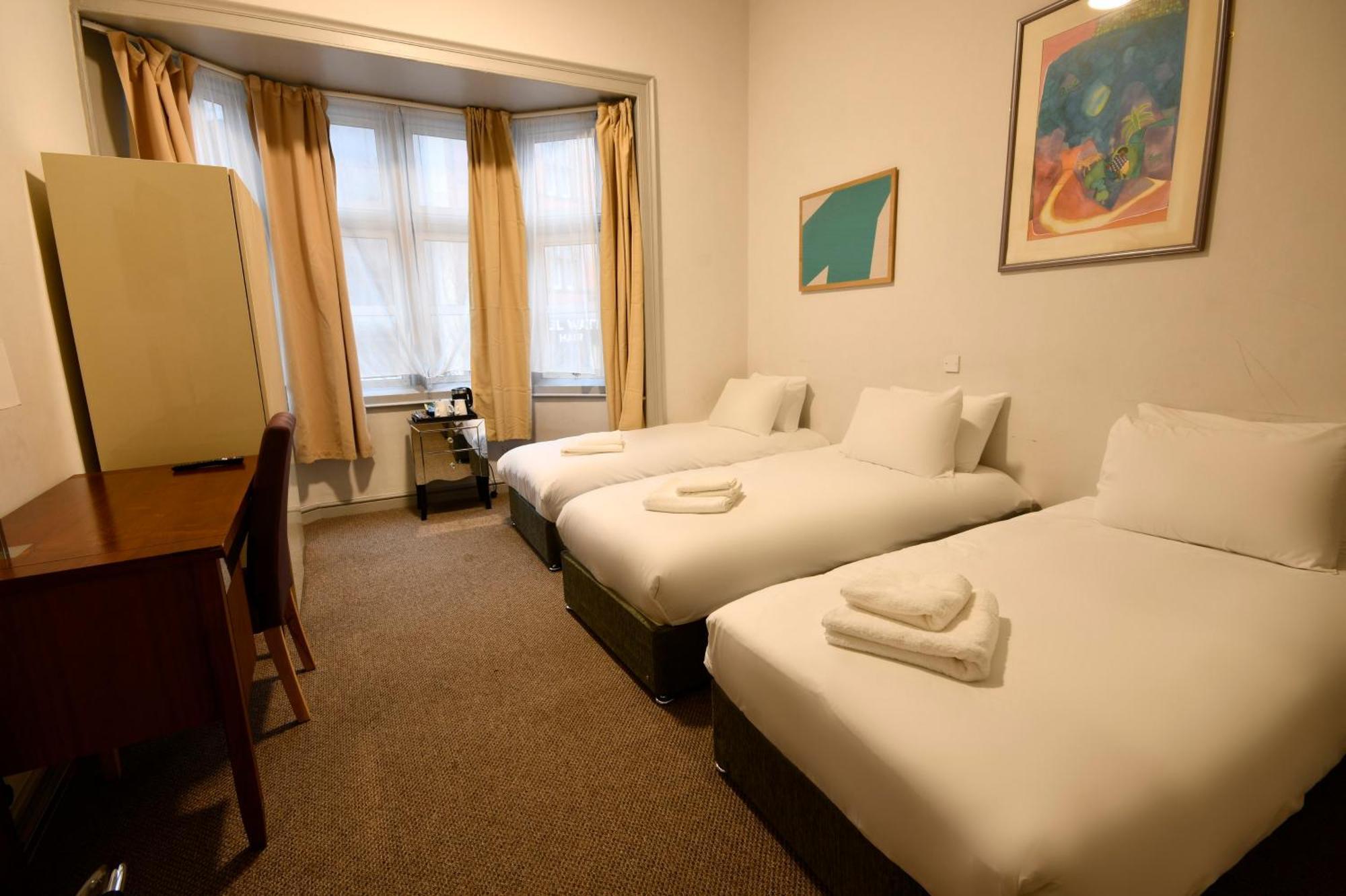 Royal Hotel Kettering  Bagian luar foto