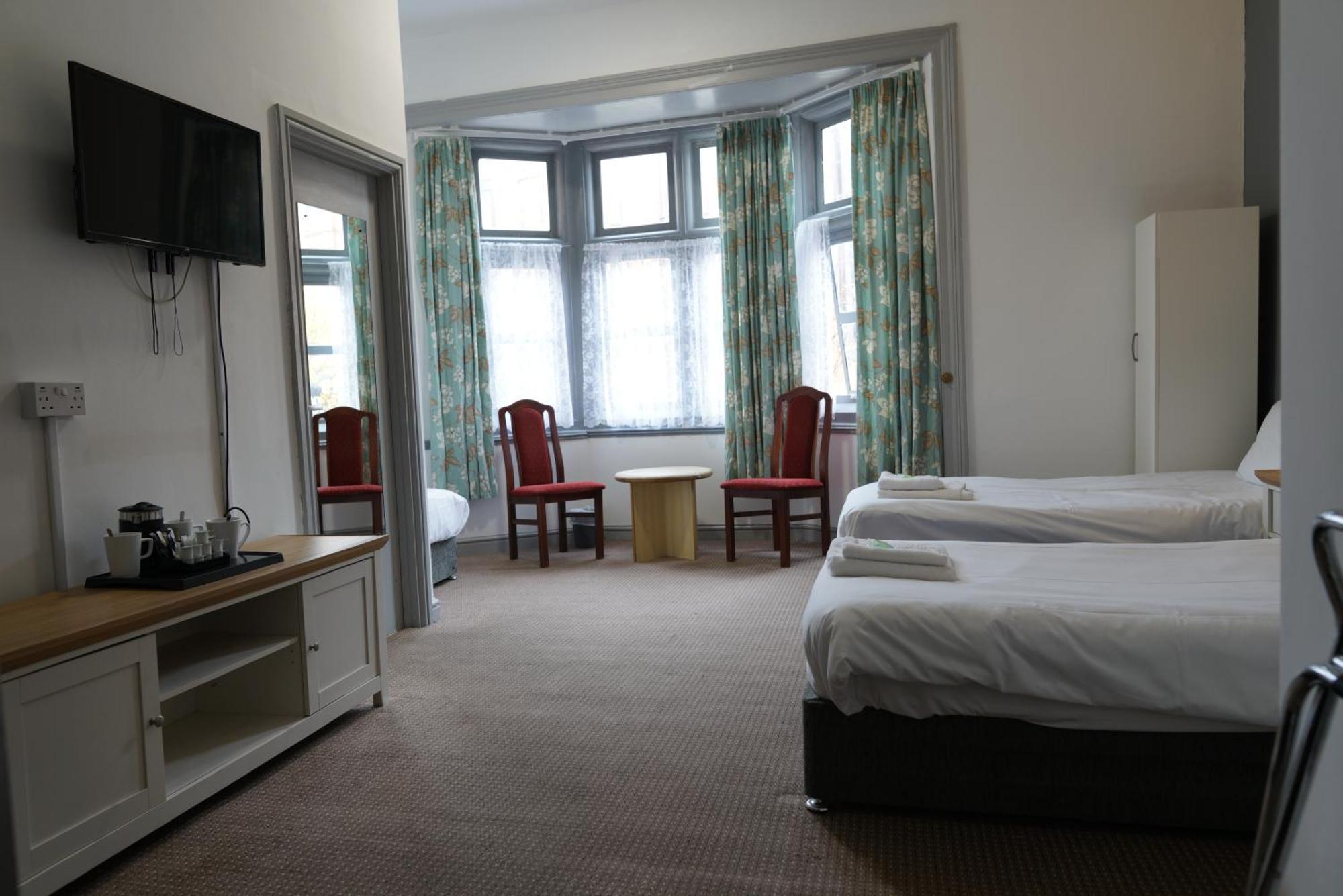 Royal Hotel Kettering  Bagian luar foto