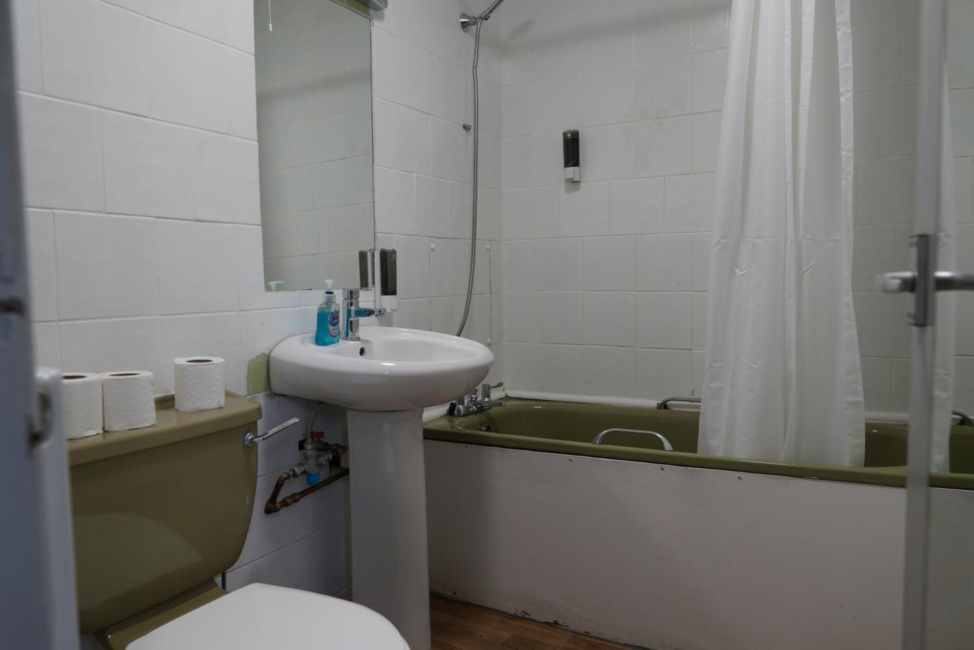 Royal Hotel Kettering  Bagian luar foto