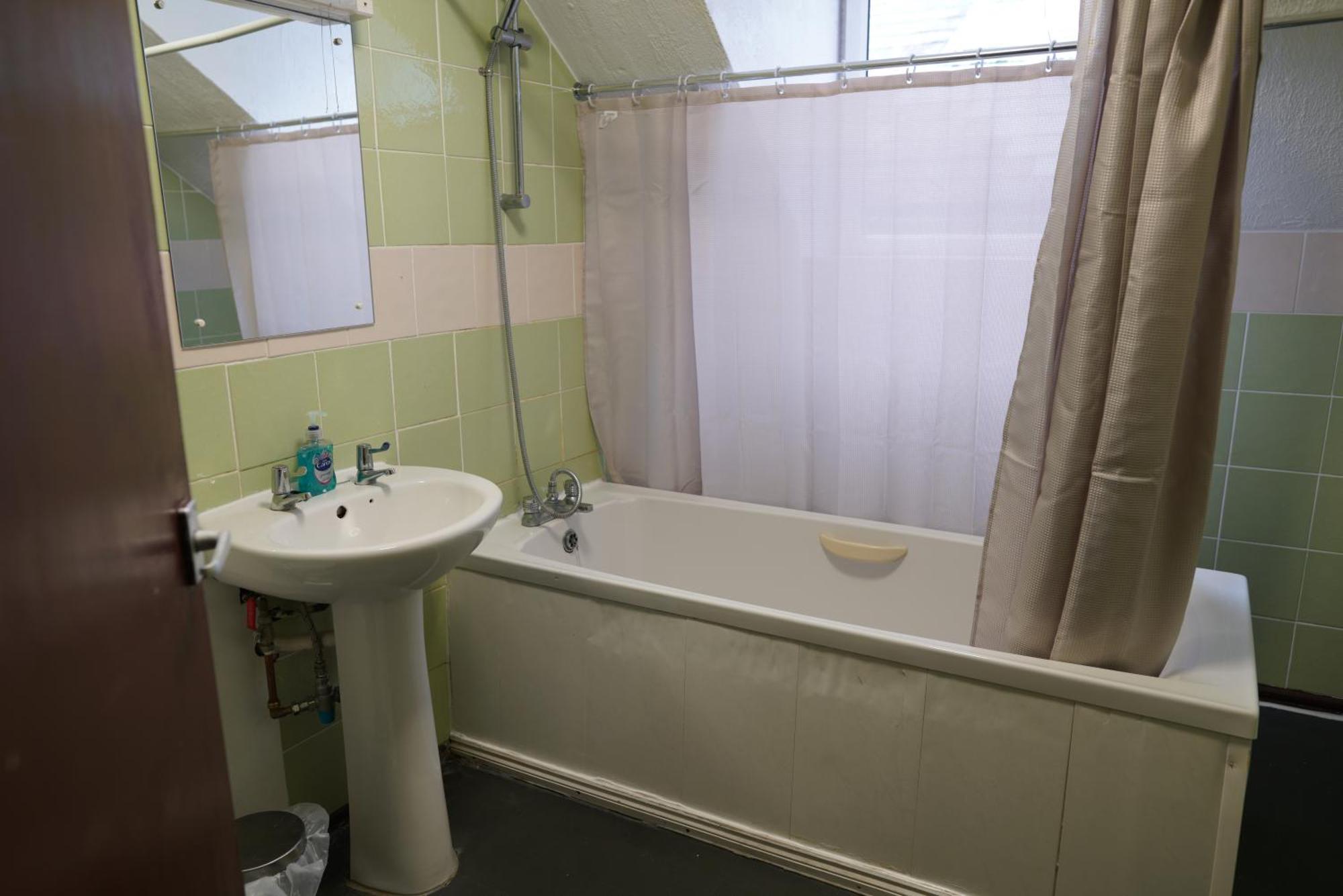 Royal Hotel Kettering  Bagian luar foto