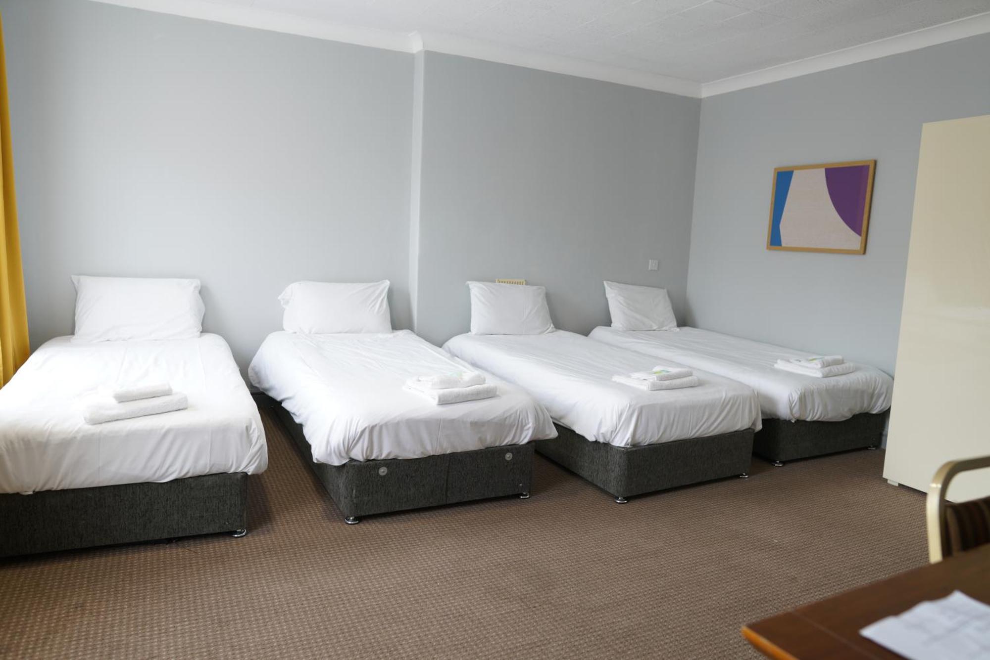 Royal Hotel Kettering  Bagian luar foto