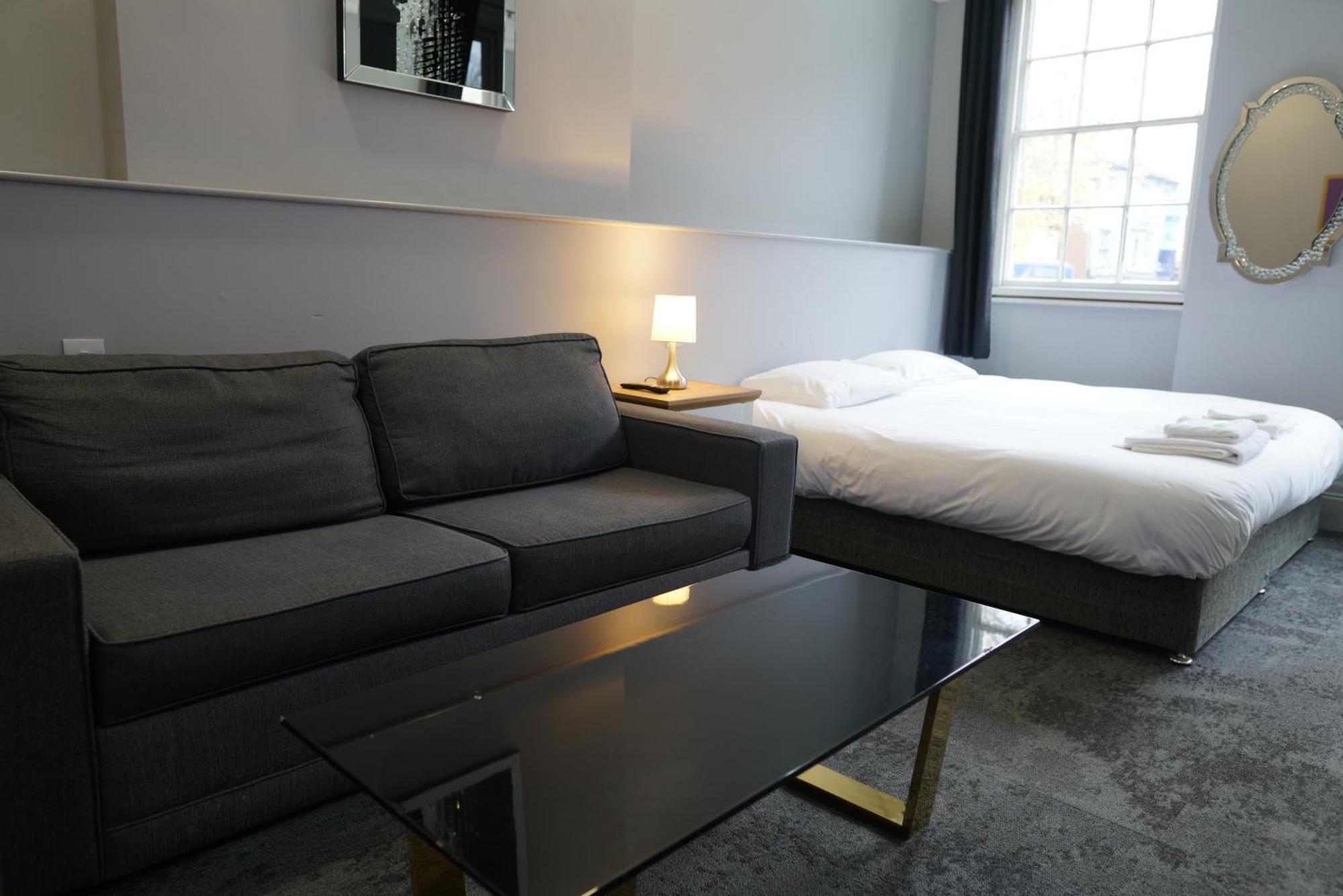 Royal Hotel Kettering  Bagian luar foto